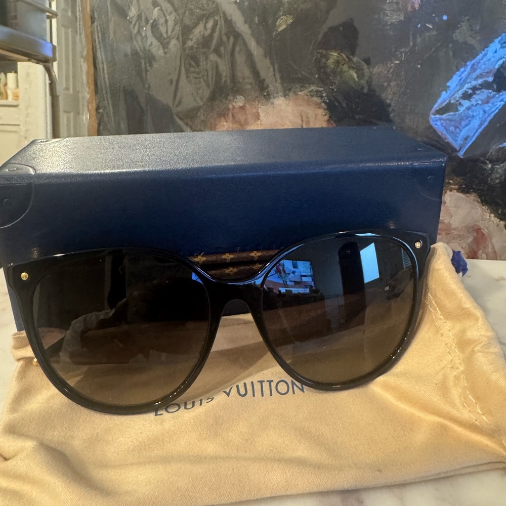 Louis Vuitton Black Sunglasses - Like New